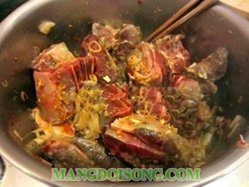 Cách làm bắp bò nấu bia ngon dùng với bún tươi hoặc bánh mì thay đổi không khí bữa ăn gia đình 4