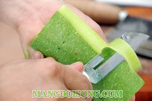 Cách làm bầu hấp cá hồi thơm ngon đẹp mắt như trong nhà hàng cho bữa cơm gia đình thêm sang trọng 1