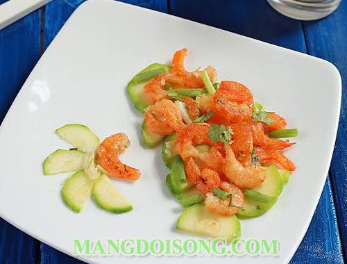 Cách làm bí ngòi xào tôm khô ngon cơm đẹp mắt cho bữa ăn gia đình phong phú và bổ sung nhiều chất dinh dưỡng 6