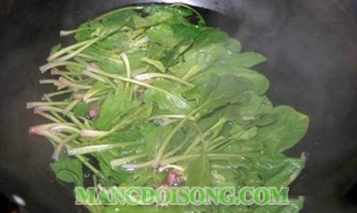 Cách làm cải bó xôi xào trứng ngon mát cho ngày hè nhanh chóng và tiện lợi 1