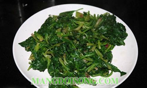 Cách làm cải bó xôi xào trứng ngon mát cho ngày hè nhanh chóng và tiện lợi 2