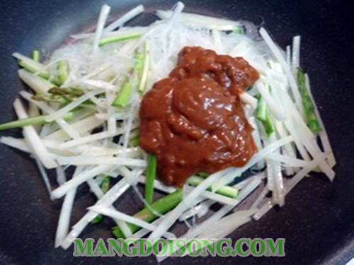 Cách làm chả giò khoai tây ngon giòn đơn giản ngay tạ bếp gia đình bạn chỉ với 3 bước 4