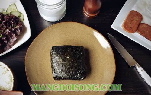 Cách làm cơm nắm rong biển ngon đẹp mắt theo đúng công thức và phương pháp của người nhật 4