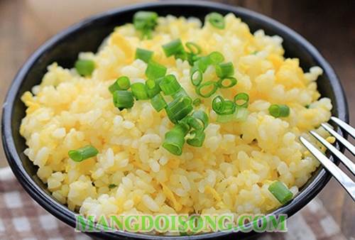 Cách làm cơm rang trứng thơm ngon hấp dẫn cho bữa điểm tâm sáng siêu tiết kiệm 5