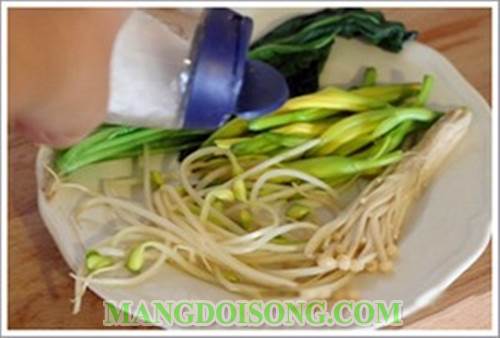 Cách làm cơm trộn hàn quốc ngon đơn giản đẹp mắt theo phương pháp truyền thống 4