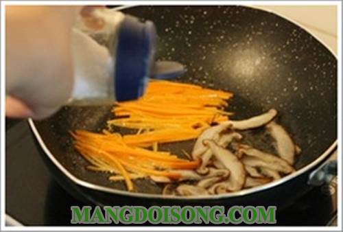 Cách làm cơm trộn hàn quốc ngon đơn giản đẹp mắt theo phương pháp truyền thống 5