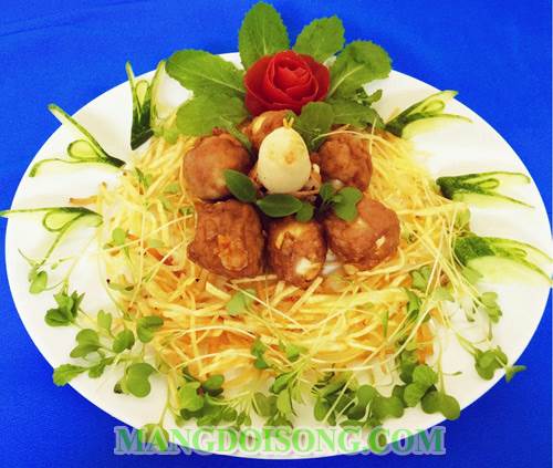 Cách làm giò sống viên trứng cút chiên vàng ngon giòn dùng làm món khai vị hấp dẫn cho bữa tiệc 8