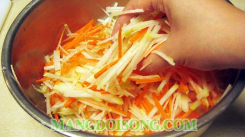 Cách làm gỏi bầu chay ngon đẹp mắt như trong nhà hàng cho bữa cơm ngày rằm thêm ngon 5