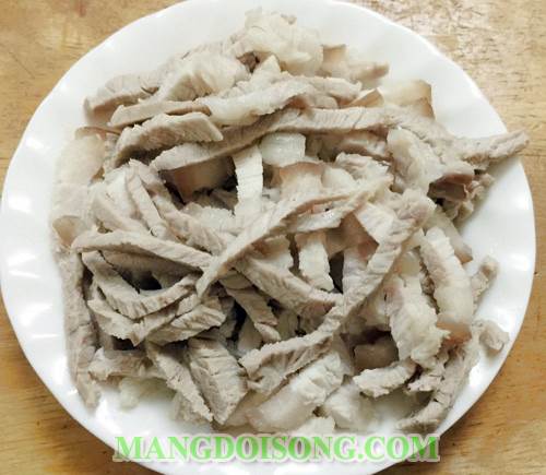 Cách làm gỏi măng tươi trộn thịt ba chỉ lá chanh ngon thơm dùng cho bữa cơm hay tiệc nhậu đều thích hợp 5