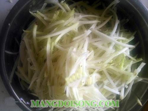 Cách làm gỏi su hào ớt chuông hạnh nhân thơm ngon chua ngọt giải tỏa cơn nóng ngày hè 2