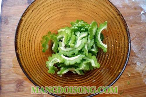 Cách làm khổ qua xào trứng ngon không bị đắng đơn giản chế biến nhanh chóng ngay tai bếp gia đình bạn 2