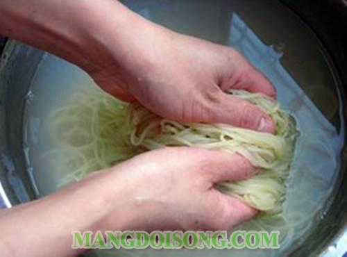 Cách làm mì lạnh hàn quốc ngon hấp dẫn đặc biệt theo phương pháp truyền thống 5