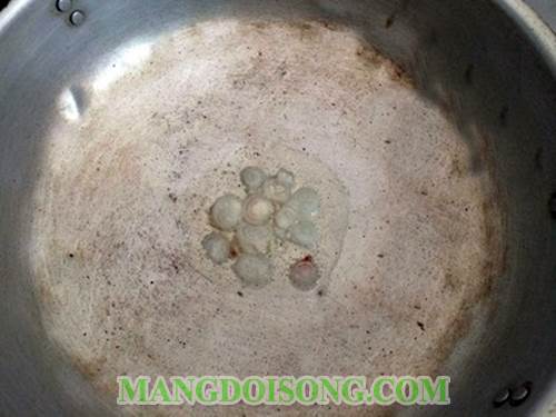 Cách làm ngao xào trứng ngon đậm đà vị dùng cho bữa cơm gia đình thật hấp dẫn và ngon miệng 4