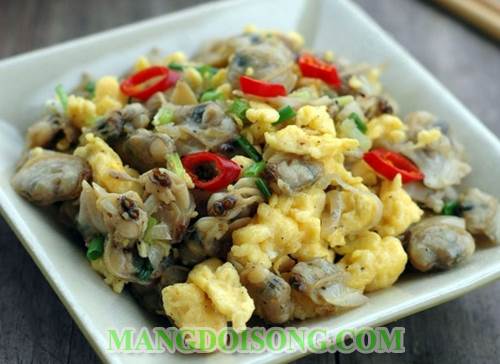Cách làm ngao xào trứng ngon đậm đà vị dùng cho bữa cơm gia đình thật hấp dẫn và ngon miệng 8