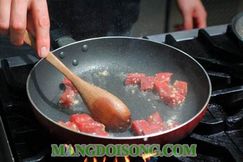 Cách làm nui xào bò ngũ sắc thơm ngon sang trọng đẹp mắt như trong nhà hàng đơn giản tại nhà  2