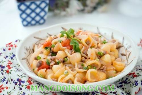 Cách làm nui xào thịt bò sốt cà chua thơm ngon nhiều dưỡng chất dùng làm món điểm tâm ngon 9