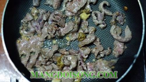 Cách làm phở xào bò sốt rau cải xanh thơm ngon đẹp mắt như nhà hàng cho bữa điểm tâm sáng đầy cảm hứng 6