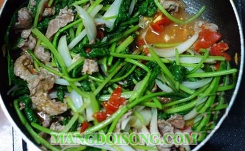 Cách làm phở xào bò sốt rau cải xanh thơm ngon đẹp mắt như nhà hàng cho bữa điểm tâm sáng đầy cảm hứng 8