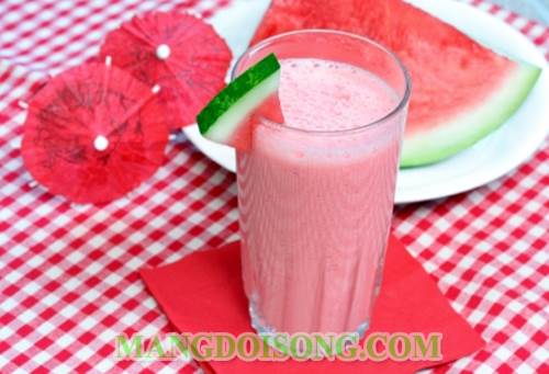 Cách làm sinh tố dưa hấu mật ong thơm ngon đỏ đẹp mắt dùng để giải nhiệt mùa hè 4