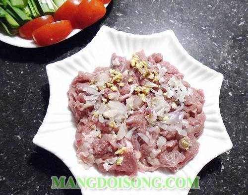 Cách làm thịt bê xào hành cần ngon đẹp mắt như trong nhà hàng với 4 bước đơn giản hấp dẫn vô cùng 2