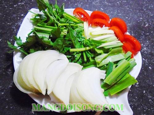 Cách làm thịt bê xào hành cần ngon đẹp mắt như trong nhà hàng với 4 bước đơn giản hấp dẫn vô cùng 3
