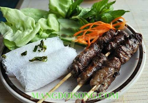 Cách làm thịt bò nướng mỡ chài xiên que ăn với bánh hỏi xà lách chấm mắm nêm ngon tuyệt cú mèo 7