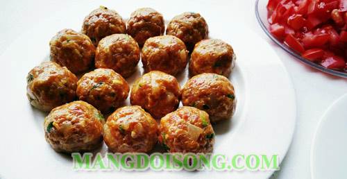 Cách làm thịt viên sốt cà chua ngon thơm đúng điệu cho bữa cơm gia đình thêm ngon miệng mà không phải ai cũng biết làm 4