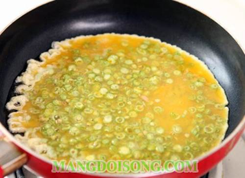 Cách làm trứng chiên đậu que ngon tiện lợi phù hợp với người nội trợ ít thời gian mà vẫn đảm bào đủ chất 4