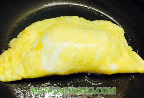 Cách làm trứng chiên phô mai ngon thơm lừng cho bé yêu thưởng thức cùng cách tạo hình dí dỏm đáng yêu 3