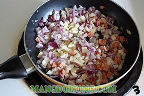 Cách làm trứng chiên xúc xích ngon ơi là ngon ai ăn vào cũng thích đơn giản cho người mới học nấu ăn 3