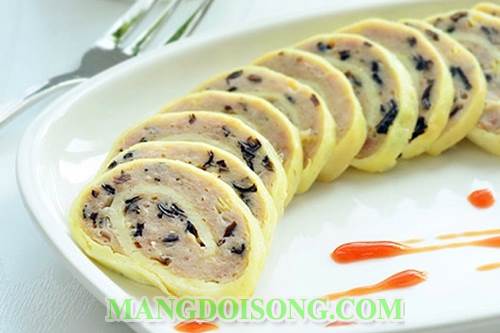 Cách làm trứng cuốn giò sống nấm mèo hấp thơm ngon đẹp mắt cho bữa cơm sang trọng 4