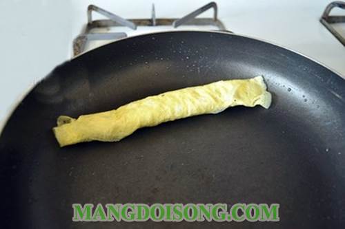 Cách làm trứng cuộn rong biển cá bào ngon đơn giản đẹp mắt theo phong cách Nhật Bản 4