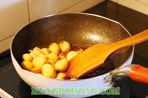 Cách làm trứng cút kho sốt tương ngon bổ rẻ cho mọi người mọi nhà trông rất hấp dẫn và lạ miệng 4