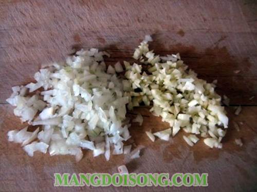 Cách làm trứng muối hấp thịt heo bún tàu ngon đổi gió cho bữa cơm gia đình thêm phong phú 2