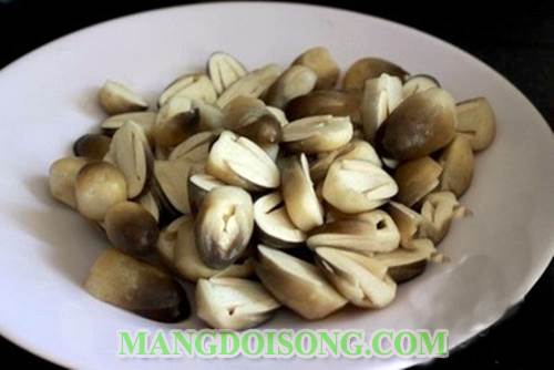 Cách làm trứng vịt hấp nấm rơm ngon đơn giản cho bữa cơm gia đình thêm ngon miệng và phong phú 2