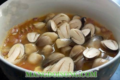 Cách làm trứng vịt hấp nấm rơm ngon đơn giản cho bữa cơm gia đình thêm ngon miệng và phong phú 4