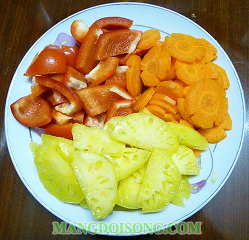 Cách làm vịt xào tam sắc ngon từ ớt chuông cà rốt dứa thơm lừng bắt mắt hấp dẫn mọi người từ cái nhìn đầu tiên 4