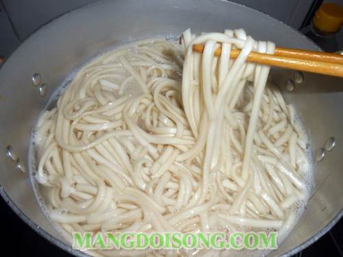 Cách nấu bánh canh bột gạo nước cốt dừa ngon dùng làm món điểm tâm sáng ngon cho cả gia đình 4