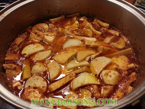 Cách nấu bún bò huế chay thơm ngon đúng điệu đơn giản ngay tại bếp gia đình 3