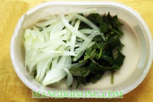 Cách nấu bún bò huế thơm ngon tại nhà theo đúng công thức gia truyền người Huế 7