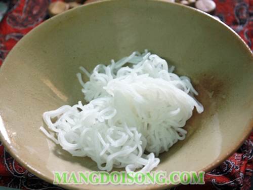 Cách nấu bún hải sản thơm ngon đặc sắc cho bữa sáng đầu tuần đầy năng lượng làm việc hiệu quả  6