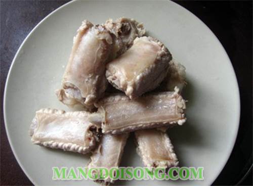 Cách nấu canh khổ qua sườn non ngon thơm mát dùng hàng tuần rất tốt cho sức khỏe 3