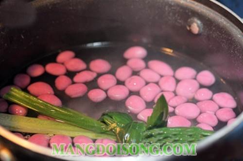 Cách nấu chè đậu ngự trân châu ngon với những hạt trân châu tím đẹp mắt tự tay mình làm 5