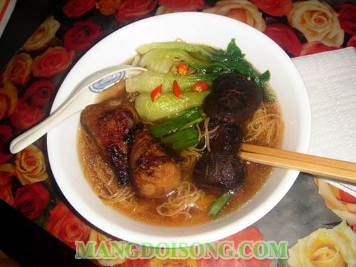 Cách nấu mì gà tiềm chay thơm ngon hấp dẫn ngay tại bếp gia đình 5