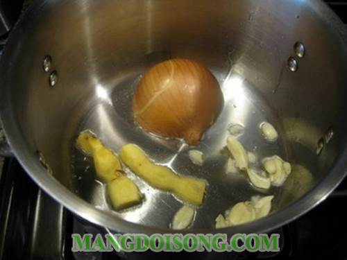 Cách nấu phở bò tái thơm ngon theo cách nấu truyền thống của các tiệm phở bò hà nội nổi tiếng 3