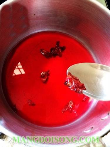 Cách pha nước soda siro hoa hồng mật ong thơm mát đẹp mắt giải tỏa cơn khát vào trưa hè 4
