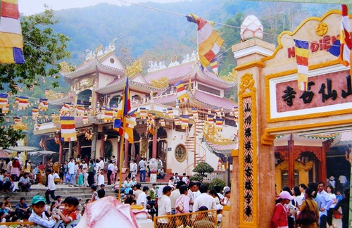 Các lễ hội ở Việt Nam mừng xuân lớn mà bạn nên đi trong tháng giêng 12