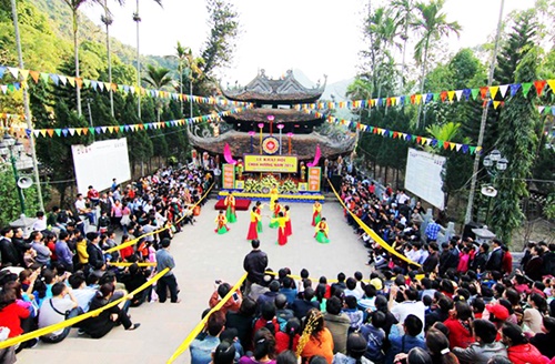 Các lễ hội ở Việt Nam mừng xuân lớn mà bạn nên đi trong tháng giêng 4