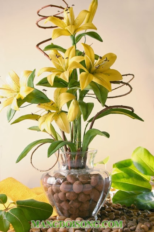 Cách gấp hoa ly 5 cánh handmade đẹp bằng giấy đơn giản biểu tượng của sự may mắn và sự trong trắng thủy chung 3
