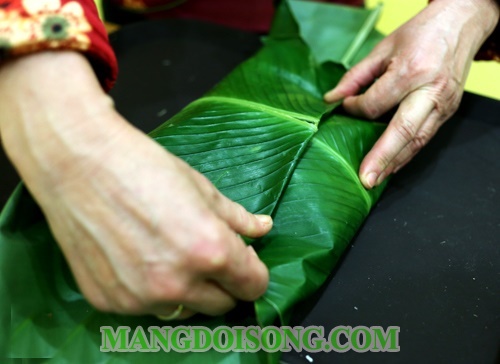 Cách gói bánh chưng đẹp ngon ngày tết không dùng khuôn bảo quản được lâu không hỏng 13